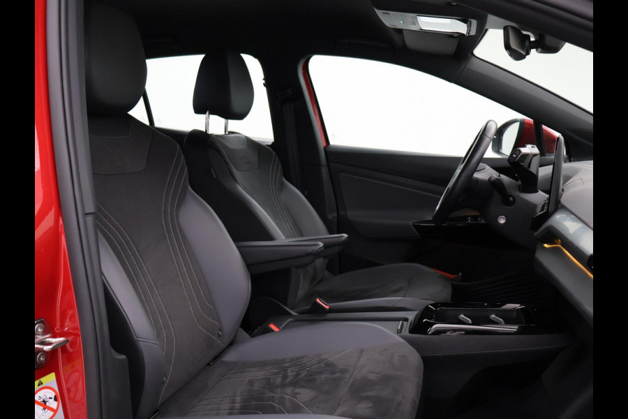 Volkswagen ID.5 PRO 77 kWh *KINGS RED* + STUUR/STOELVERWARMING | SFEERVERLICHTING | ORIG. NL