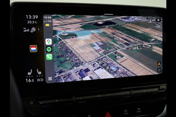 Volkswagen ID.5 PRO 77 kWh *KINGS RED* + STUUR/STOELVERWARMING | SFEERVERLICHTING | ORIG. NL