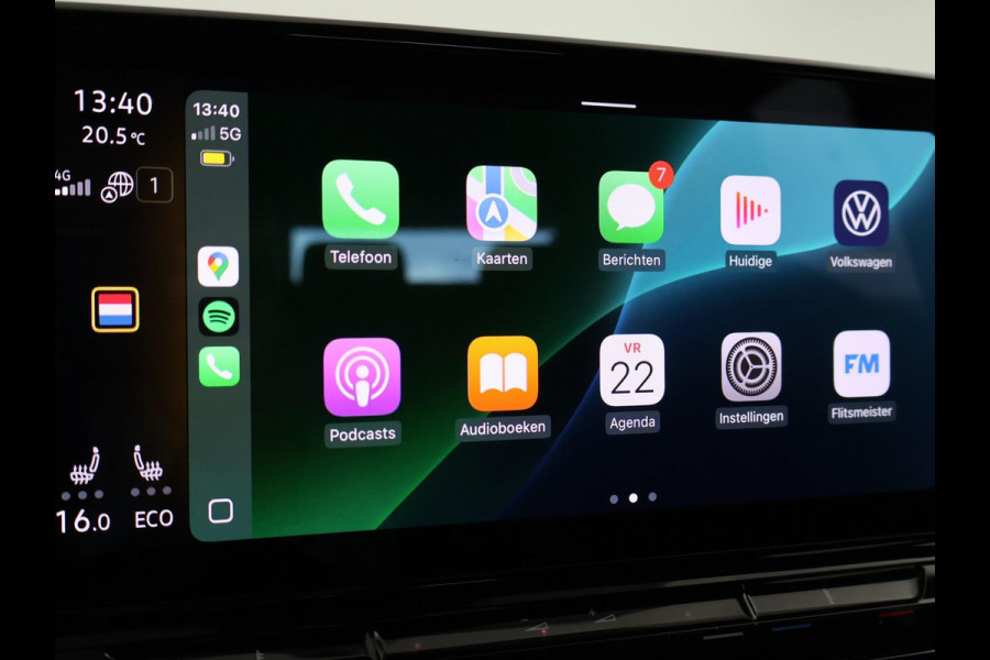 Volkswagen ID.5 PRO 77 kWh *KINGS RED* + STUUR/STOELVERWARMING | SFEERVERLICHTING | ORIG. NL