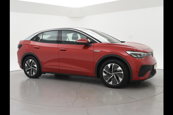 Volkswagen ID.5 PRO 77 kWh *KINGS RED* + STUUR/STOELVERWARMING | SFEERVERLICHTING | ORIG. NL