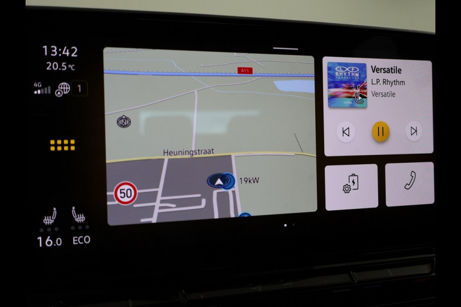 Volkswagen ID.5 PRO 77 kWh *KINGS RED* + STUUR/STOELVERWARMING | SFEERVERLICHTING | ORIG. NL