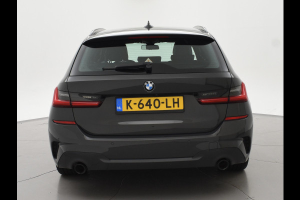 BMW 3 Serie Touring 318i AUT. M-SPORT DRAVITGRAU + SPORTSTOELEN | CAMERA | MEMORY | HIFI | SFEERVERLICHTING | CARPLAY