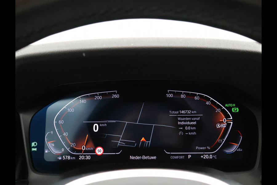 BMW 3 Serie Touring 318i AUT. M-SPORT DRAVITGRAU + SPORTSTOELEN | CAMERA | MEMORY | HIFI | SFEERVERLICHTING | CARPLAY