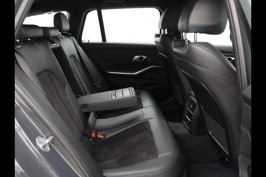 BMW 3 Serie Touring 318i AUT. M-SPORT DRAVITGRAU + SPORTSTOELEN | CAMERA | MEMORY | HIFI | SFEERVERLICHTING | CARPLAY