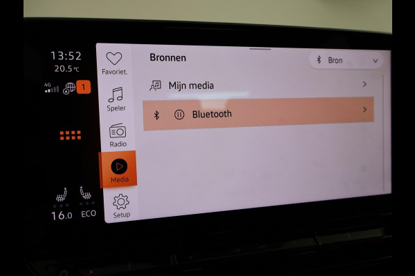 Volkswagen ID.5 PRO 77 kWh *KINGS RED* + STUUR/STOELVERWARMING | SFEERVERLICHTING | ORIG. NL