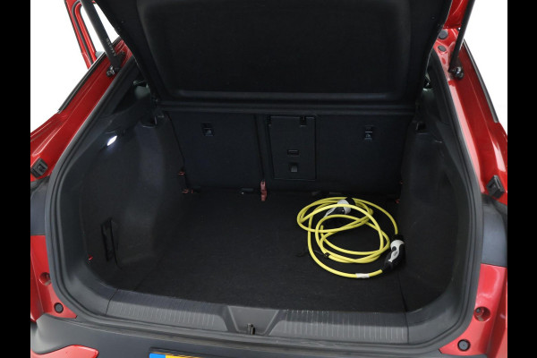 Volkswagen ID.5 PRO 77 kWh *KINGS RED* + STUUR/STOELVERWARMING | SFEERVERLICHTING | ORIG. NL