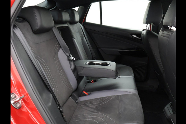 Volkswagen ID.5 PRO 77 kWh *KINGS RED* + STUUR/STOELVERWARMING | SFEERVERLICHTING | ORIG. NL