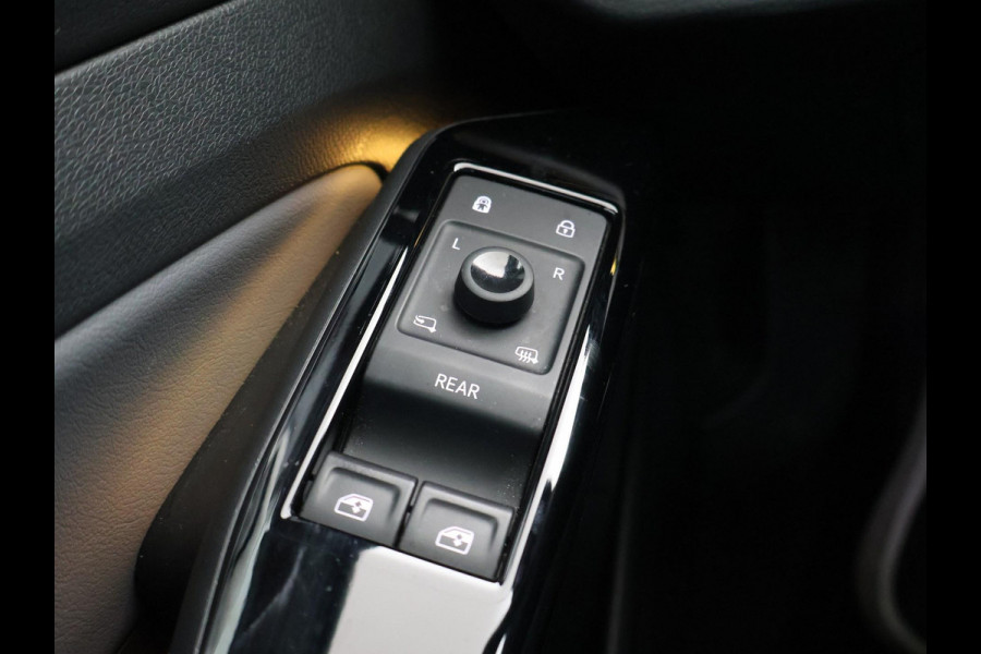 Volkswagen ID.5 PRO 77 kWh *KINGS RED* + STUUR/STOELVERWARMING | SFEERVERLICHTING | ORIG. NL