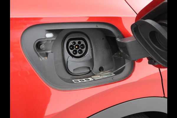 Volkswagen ID.5 PRO 77 kWh *KINGS RED* + STUUR/STOELVERWARMING | SFEERVERLICHTING | ORIG. NL