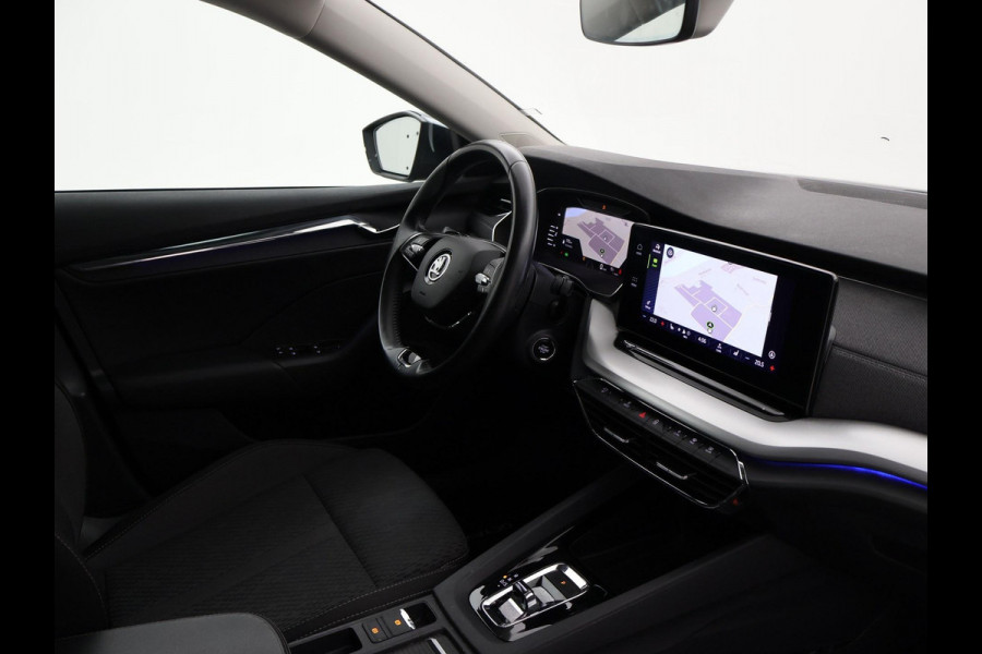 Škoda Octavia Combi 1.5 e-TSI AUT. + 18 INCH | ADAPTIVE CRUISE | LED | VIRTUAL COCKPIT | SFEERVERLICHTING | CAMERA | CARPLAY | STOELVERW.
