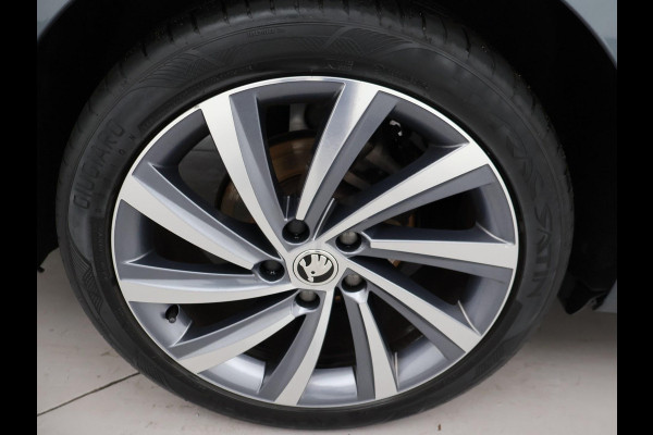 Škoda Octavia Combi 1.5 e-TSI AUT. + 18 INCH | ADAPTIVE CRUISE | LED | VIRTUAL COCKPIT | SFEERVERLICHTING | CAMERA | CARPLAY | STOELVERW.