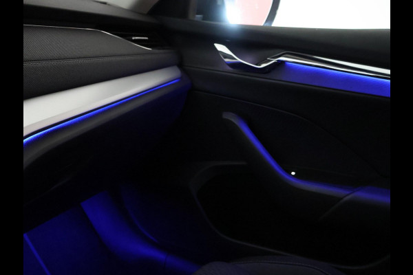 Škoda Octavia Combi 1.5 e-TSI AUT. + 18 INCH | ADAPTIVE CRUISE | LED | VIRTUAL COCKPIT | SFEERVERLICHTING | CAMERA | CARPLAY | STOELVERW.