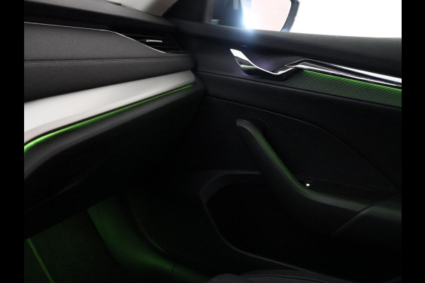 Škoda Octavia Combi 1.5 e-TSI AUT. + 18 INCH | ADAPTIVE CRUISE | LED | VIRTUAL COCKPIT | SFEERVERLICHTING | CAMERA | CARPLAY | STOELVERW.