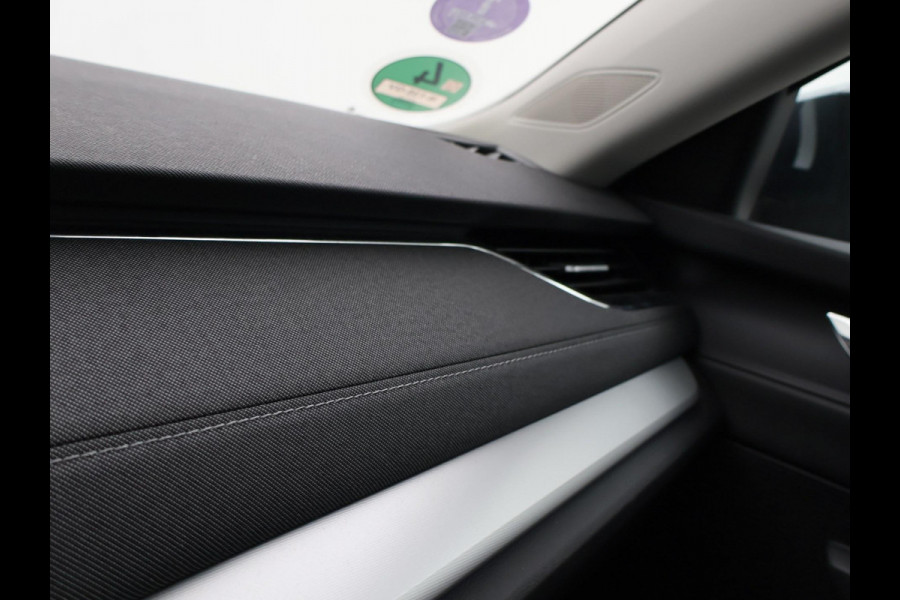 Škoda Octavia Combi 1.5 e-TSI AUT. + 18 INCH | ADAPTIVE CRUISE | LED | VIRTUAL COCKPIT | SFEERVERLICHTING | CAMERA | CARPLAY | STOELVERW.