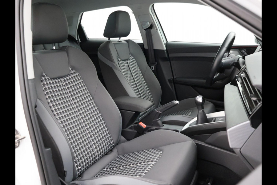 Audi A1 Sportback 25 TFSI + SFEERVERLICHTING | APPLE CARPLAY | VIRTUAL COCKPIT | SPORTSTOELEN | STOELVERW.