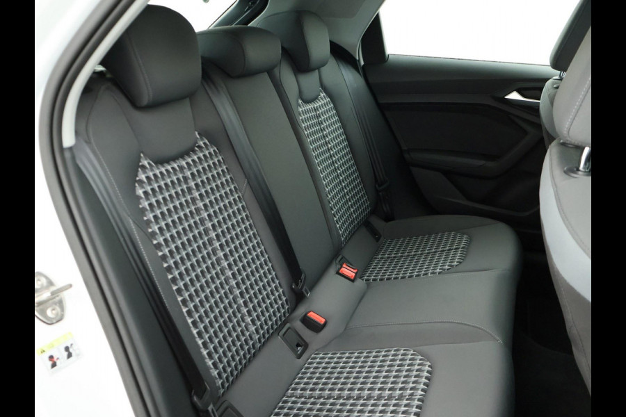 Audi A1 Sportback 25 TFSI + SFEERVERLICHTING | APPLE CARPLAY | VIRTUAL COCKPIT | SPORTSTOELEN | STOELVERW.