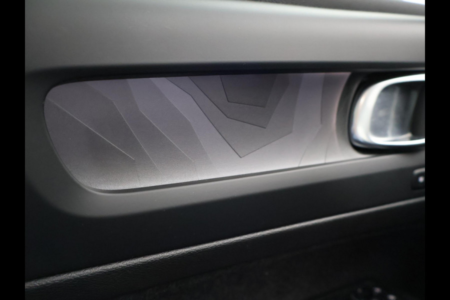 Volvo C40 RECHARGE TWIN ULTIMATE 78 kWh 408 PK SAGE GREEN + ELEK. TREKHAAK | 20 INCH | PANORAMA | PILOT ASSIST | ACC | HK