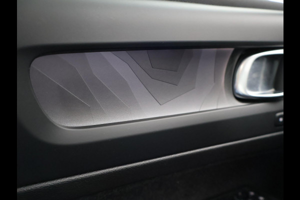 Volvo C40 RECHARGE TWIN ULTIMATE 78 kWh 408 PK SAGE GREEN + ELEK. TREKHAAK | 20 INCH | PANORAMA | PILOT ASSIST | ACC | HK