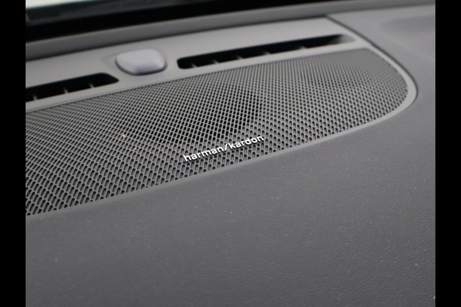 Volvo C40 RECHARGE TWIN ULTIMATE 78 kWh 408 PK SAGE GREEN + ELEK. TREKHAAK | 20 INCH | PANORAMA | PILOT ASSIST | ACC | HK