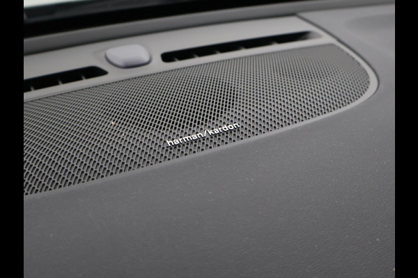 Volvo C40 RECHARGE TWIN ULTIMATE 78 kWh 408 PK SAGE GREEN + ELEK. TREKHAAK | 20 INCH | PANORAMA | PILOT ASSIST | ACC | HK