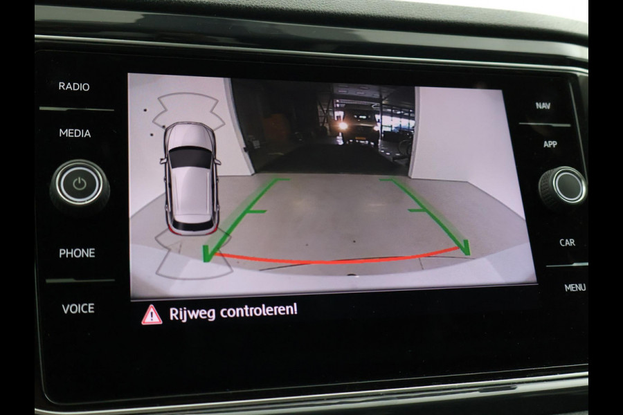 Volkswagen T-Roc 1.5 TSI 150 PK DSG SPORT BTW + TREKHAAK | VIRTUAL COCKPIT | CAMERA | ADAPTIVE CRUISE | CARPLAY