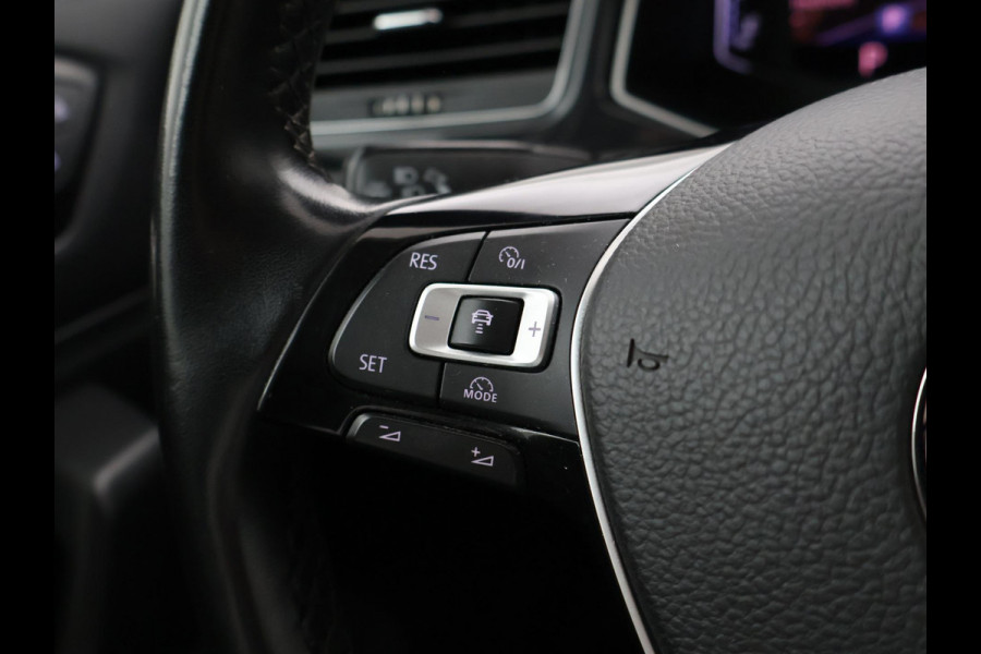 Volkswagen T-Roc 1.5 TSI 150 PK DSG SPORT BTW + TREKHAAK | VIRTUAL COCKPIT | CAMERA | ADAPTIVE CRUISE | CARPLAY