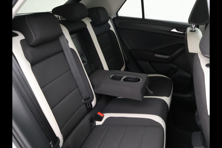 Volkswagen T-Roc 1.5 TSI 150 PK DSG SPORT BTW + TREKHAAK | VIRTUAL COCKPIT | CAMERA | ADAPTIVE CRUISE | CARPLAY