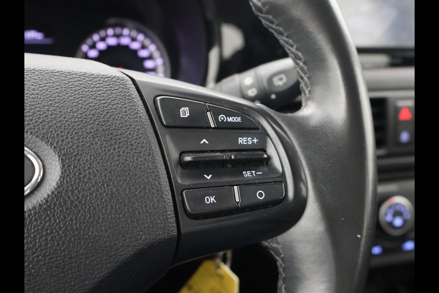 Hyundai i10 1.0 AUTOMAAT COMFORT 5-ZITS + APPLE CARPLAY | DAB+ | CRUISE CONTROL | TWO-TONE WIT/ZWART