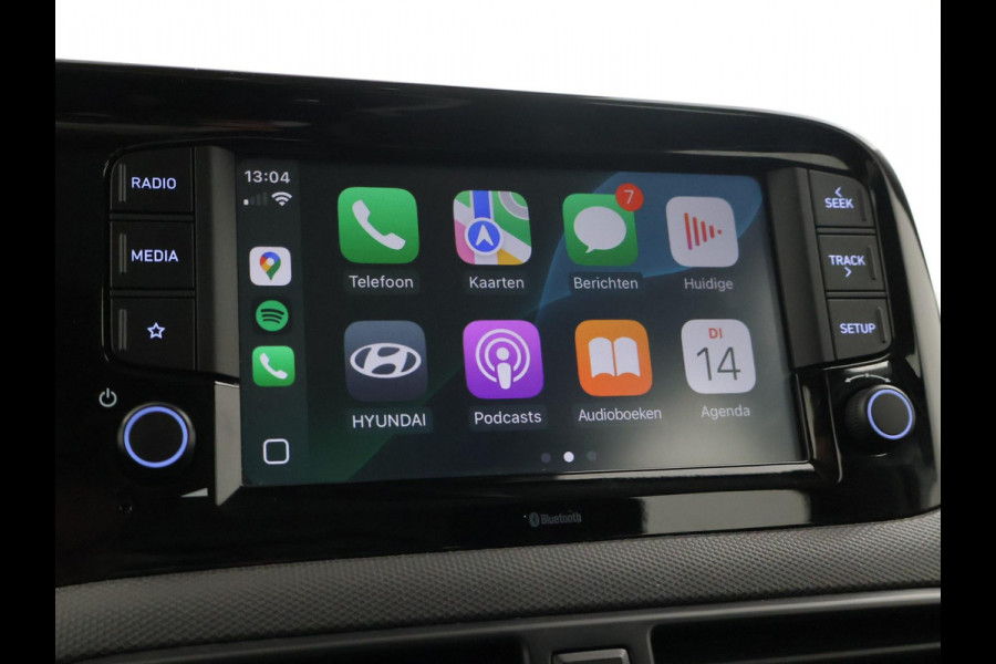 Hyundai i10 1.0 AUTOMAAT COMFORT 5-ZITS + APPLE CARPLAY | DAB+ | CRUISE CONTROL | TWO-TONE WIT/ZWART