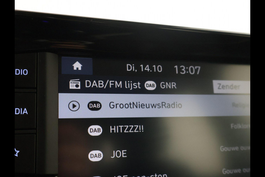 Hyundai i10 1.0 AUTOMAAT COMFORT 5-ZITS + APPLE CARPLAY | DAB+ | CRUISE CONTROL | TWO-TONE WIT/ZWART