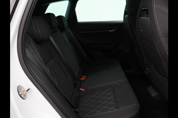 Škoda Karoq 1.5 TSI 150 PK DSG AUT. SPORTLINE + 19 INCH | VIRTUAL COCKPIT | ADAPTIVE CRUISE | ELEK. TREKHAAK | SFEERVERLICHTING | CANTON