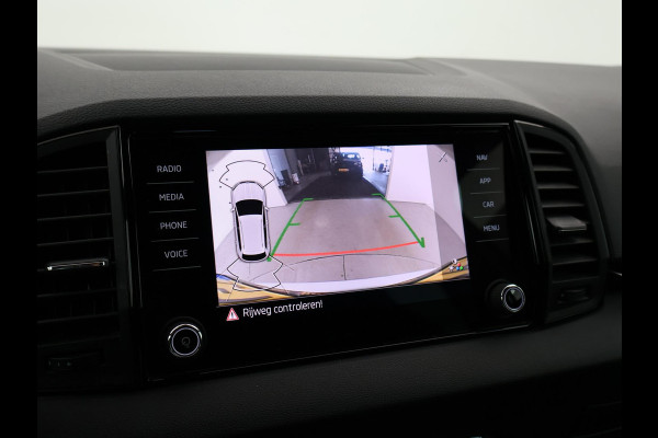 Škoda Karoq 1.5 TSI 150 PK DSG AUT. SPORTLINE + 19 INCH | VIRTUAL COCKPIT | ADAPTIVE CRUISE | ELEK. TREKHAAK | SFEERVERLICHTING | CANTON