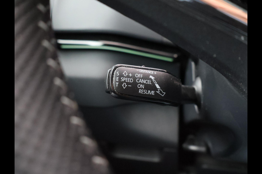 Škoda Karoq 1.5 TSI 150 PK DSG AUT. SPORTLINE + 19 INCH | VIRTUAL COCKPIT | ADAPTIVE CRUISE | ELEK. TREKHAAK | SFEERVERLICHTING | CANTON