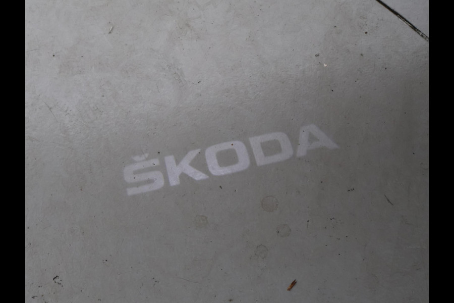 Škoda Karoq 1.5 TSI 150 PK DSG AUT. SPORTLINE + 19 INCH | VIRTUAL COCKPIT | ADAPTIVE CRUISE | ELEK. TREKHAAK | SFEERVERLICHTING | CANTON