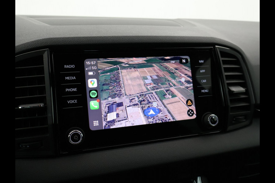 Škoda Karoq 1.5 TSI 150 PK DSG AUT. SPORTLINE + 19 INCH | VIRTUAL COCKPIT | ADAPTIVE CRUISE | ELEK. TREKHAAK | SFEERVERLICHTING | CANTON
