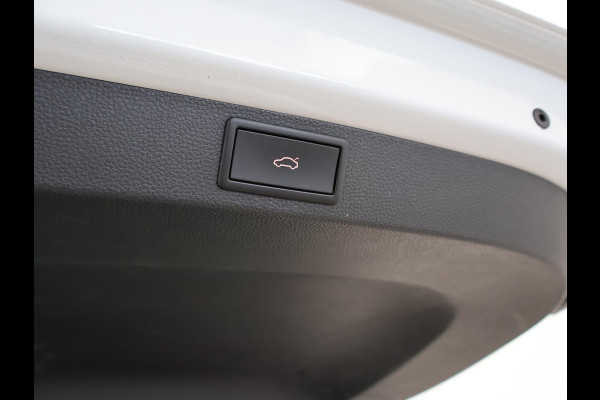Škoda Karoq 1.5 TSI 150 PK DSG AUT. SPORTLINE + 19 INCH | VIRTUAL COCKPIT | ADAPTIVE CRUISE | ELEK. TREKHAAK | SFEERVERLICHTING | CANTON