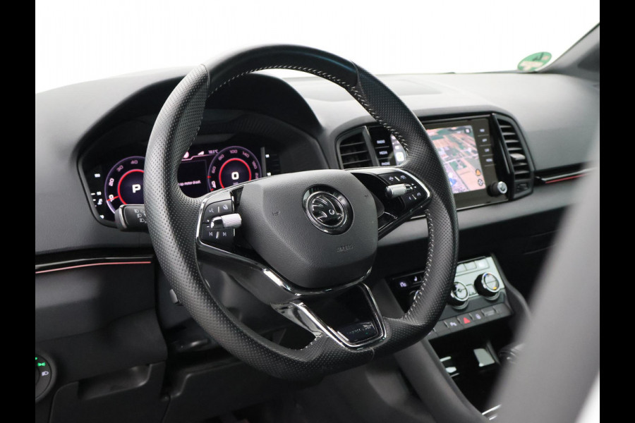 Škoda Karoq 1.5 TSI 150 PK DSG AUT. SPORTLINE + 19 INCH | VIRTUAL COCKPIT | ADAPTIVE CRUISE | ELEK. TREKHAAK | SFEERVERLICHTING | CANTON