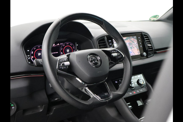 Škoda Karoq 1.5 TSI 150 PK DSG AUT. SPORTLINE + 19 INCH | VIRTUAL COCKPIT | ADAPTIVE CRUISE | ELEK. TREKHAAK | SFEERVERLICHTING | CANTON