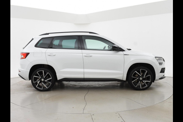 Škoda Karoq 1.5 TSI 150 PK DSG AUT. SPORTLINE + 19 INCH | VIRTUAL COCKPIT | ADAPTIVE CRUISE | ELEK. TREKHAAK | SFEERVERLICHTING | CANTON