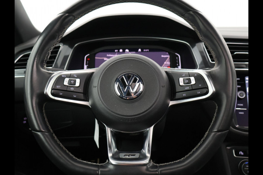 Volkswagen Tiguan Allspace 1.5 TSI R-LINE INTERIEUR + EXTERIEUR | VIRTUAL COCKPIT | TREKHAAK | PANORAMA | ADAPTIVE CRUISE