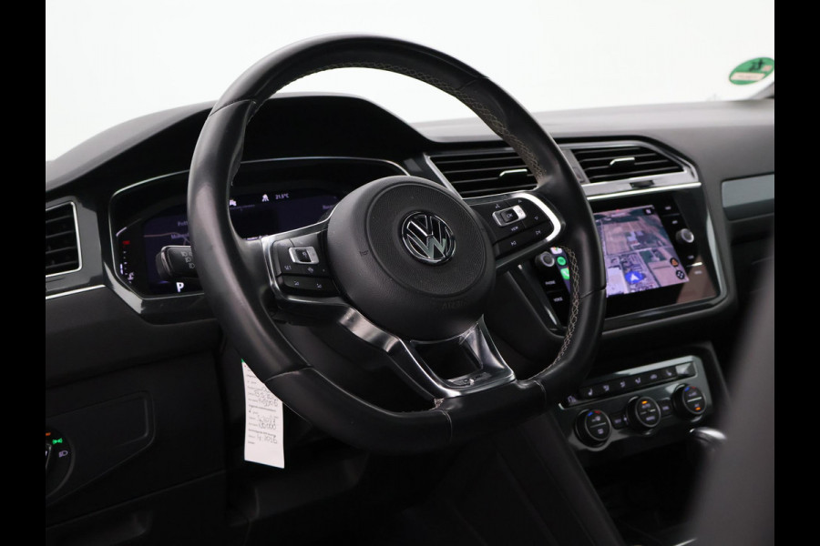 Volkswagen Tiguan Allspace 1.5 TSI R-LINE INTERIEUR + EXTERIEUR | VIRTUAL COCKPIT | TREKHAAK | PANORAMA | ADAPTIVE CRUISE