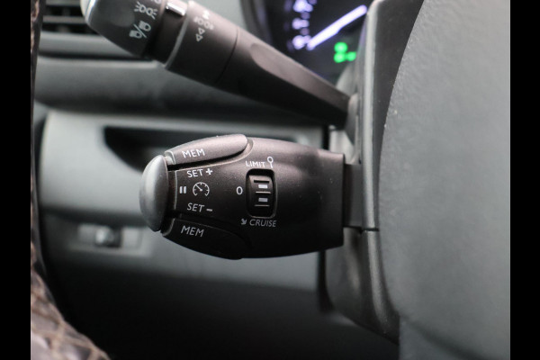 Opel Vivaro 2.0 CDTI 150 PK L2H1 INNOVATION + TREEPLANKEN | LMV | APPLE CARPLAY | CAMERA | TREKHAAK