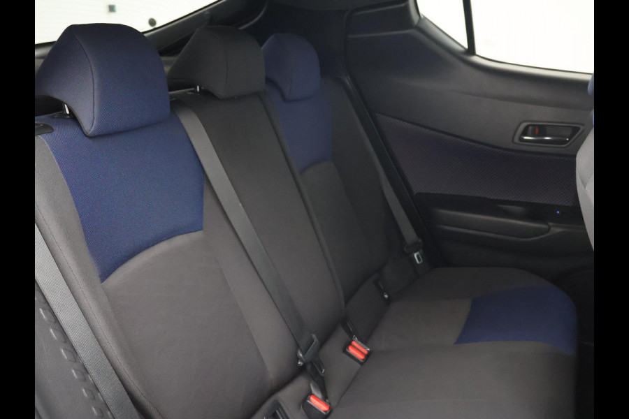 Toyota C-HR 1.8 HYBRID BI-TONE SPORT EXECUTIVE + ADAPTIVE CRUISE / JBL AUDIO / CAMERA / STOELVERWARMING