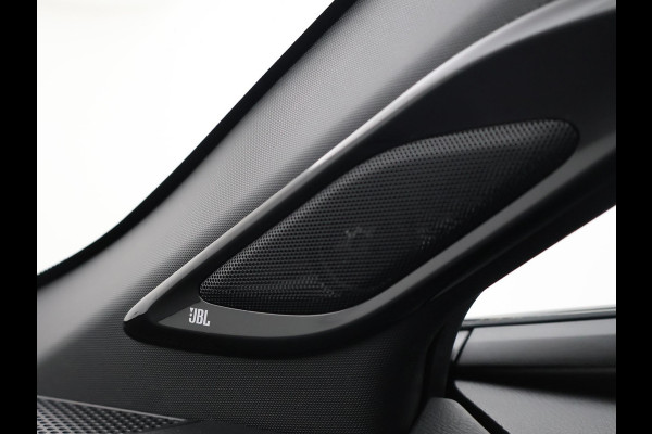 Toyota C-HR 1.8 HYBRID BI-TONE SPORT EXECUTIVE + ADAPTIVE CRUISE / JBL AUDIO / CAMERA / STOELVERWARMING