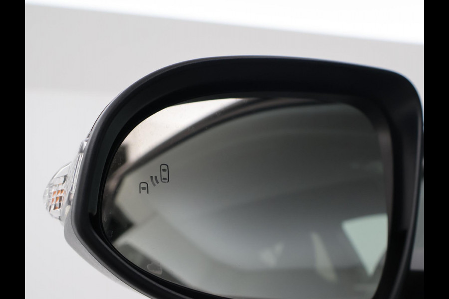 Toyota C-HR 1.8 HYBRID BI-TONE SPORT EXECUTIVE + ADAPTIVE CRUISE / JBL AUDIO / CAMERA / STOELVERWARMING