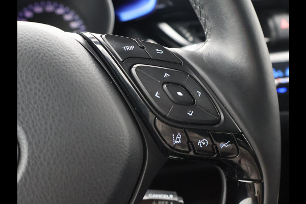 Toyota C-HR 1.8 HYBRID BI-TONE SPORT EXECUTIVE + ADAPTIVE CRUISE / JBL AUDIO / CAMERA / STOELVERWARMING