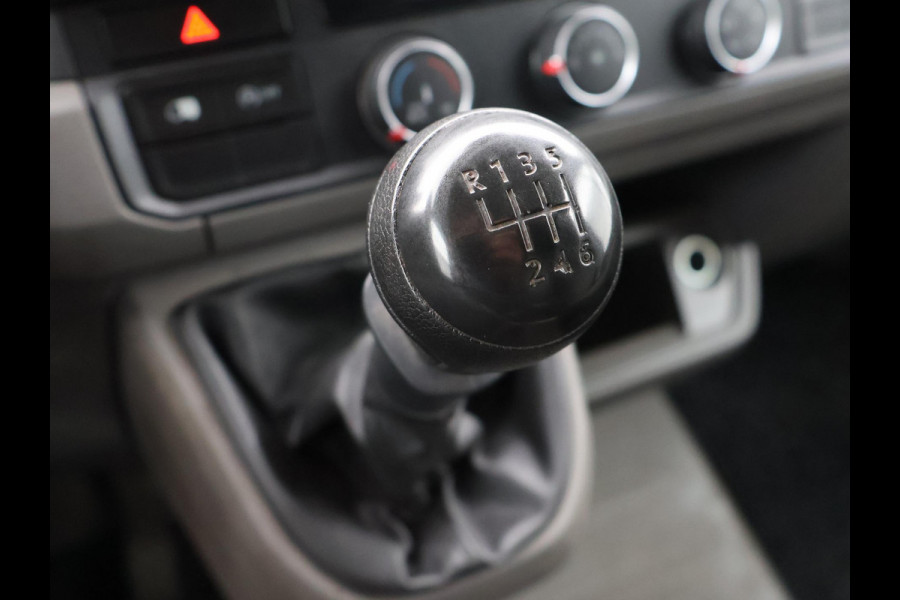 Volkswagen Crafter 35 2.0 TDI 140 PK 4MOTION 4X4 L3H2 + TREKHAAK 3000 KG / DEALER ONDERHOUDEN