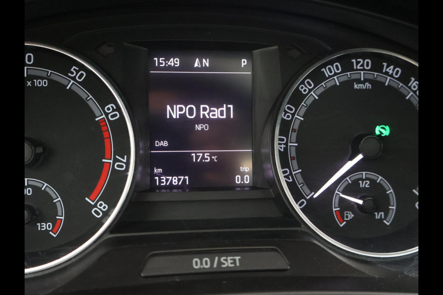 Škoda Rapid Spaceback 1.0 TSI DSG AUT CLEVER WIT PARELMOER + PANORAMADAK | STOELVERWARMING | DAB | NAVIGATIE