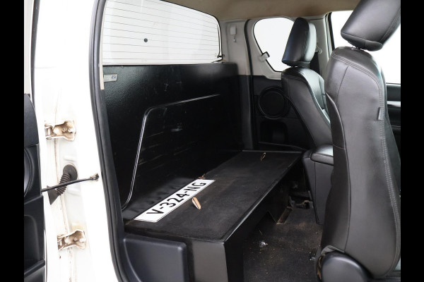 Toyota Hilux 2.4 D-4D-F 150 PK 4X4 XTRA CAB PROFESSIONAL EURO 6 + LEDER | AIRCO | CRUISE | TREKHAAK