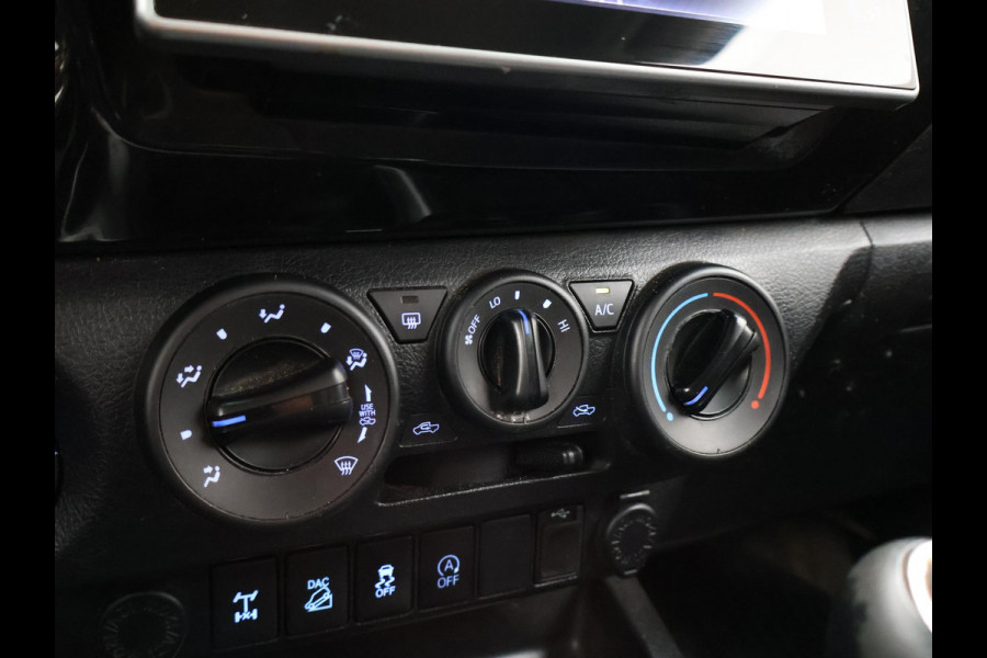 Toyota Hilux 2.4 D-4D-F 150 PK 4X4 XTRA CAB PROFESSIONAL EURO 6 + LEDER | AIRCO | CRUISE | TREKHAAK